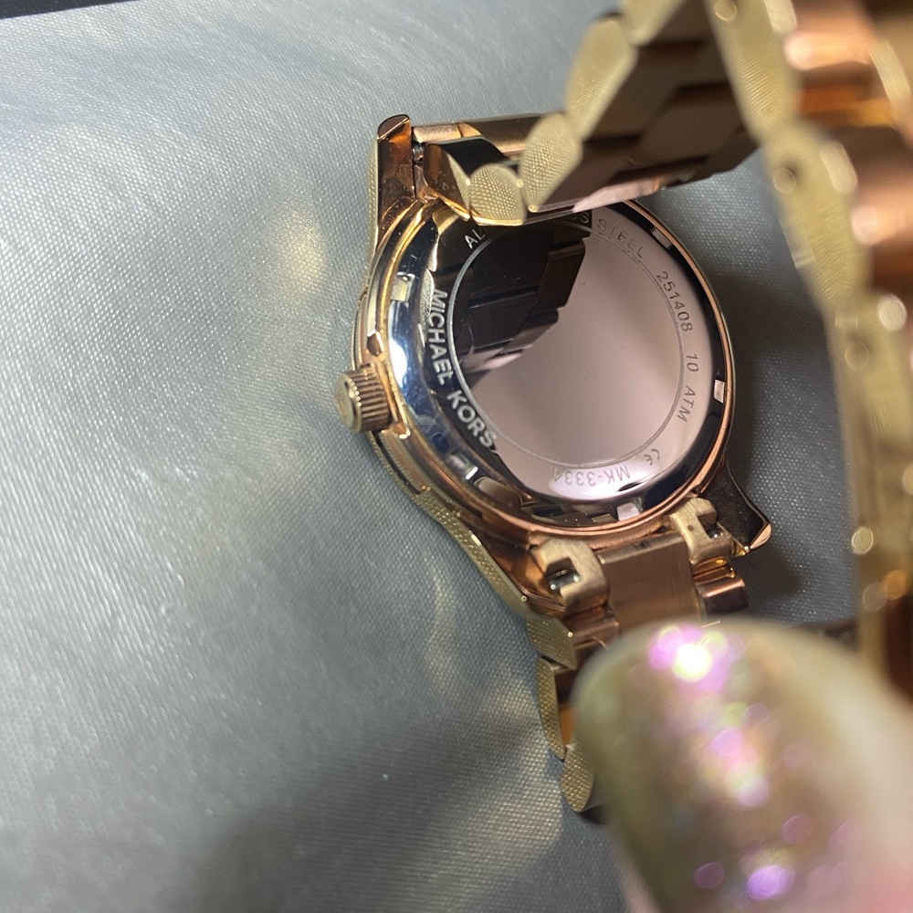 Michael Kors Women MK3334 Logo Dial Watch Rose Gold Stainless Quartz New Battery - Picture 7 of 14